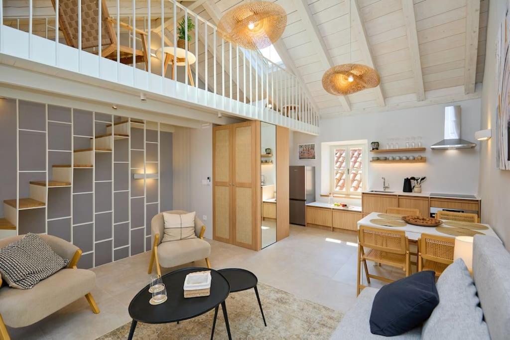 Modern Stone House, Luxury In Old Town 4*