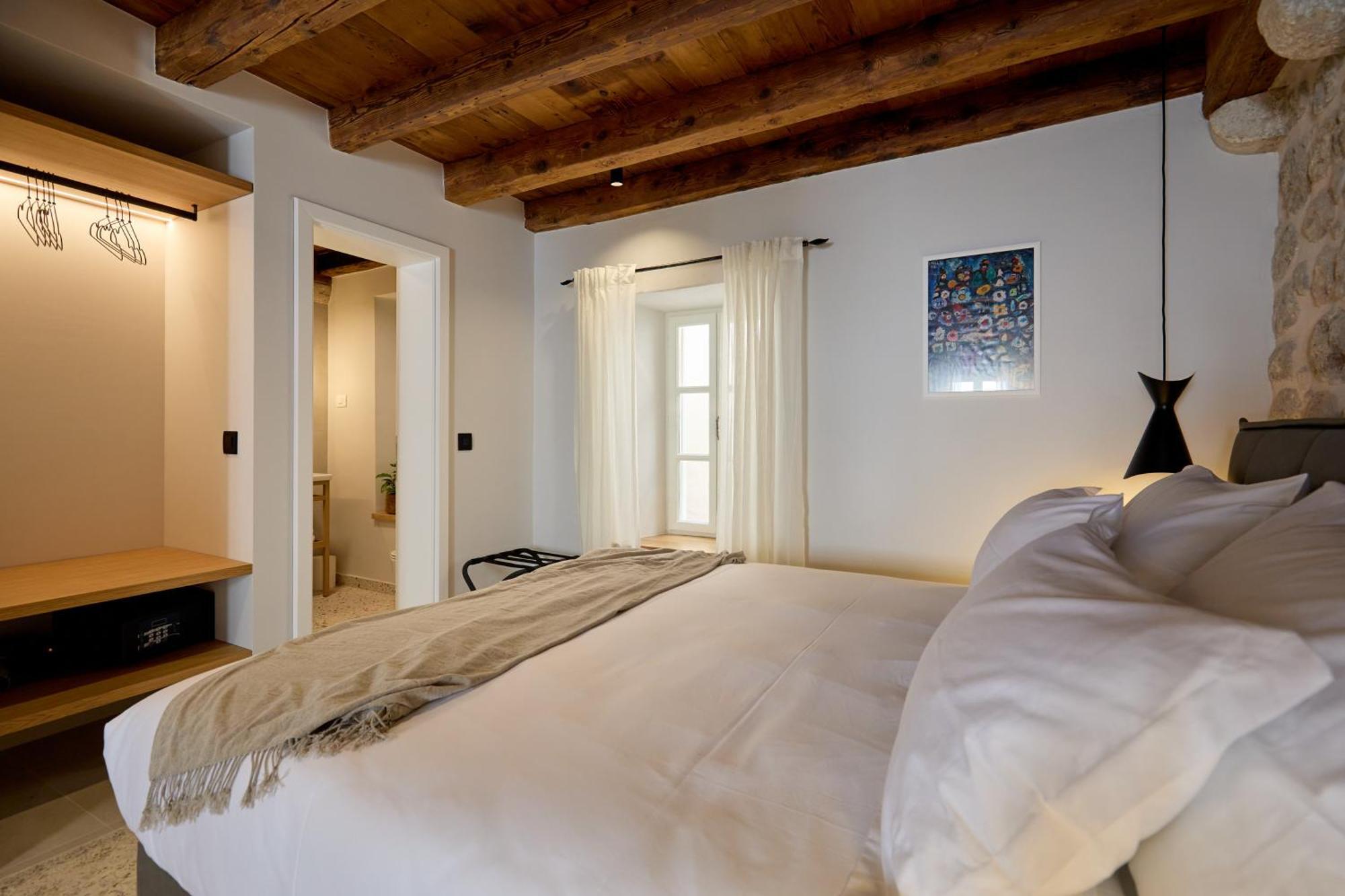 Modern Stone House, Luxury In Old Town 4*