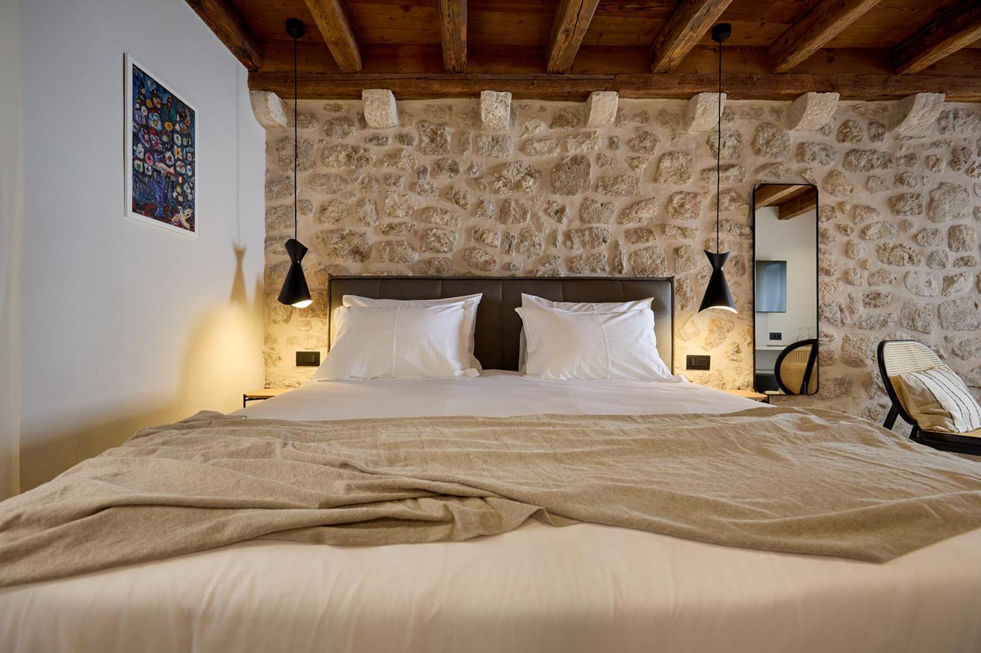 Modern Stone House, Luxury In Old Town Guest house 4*