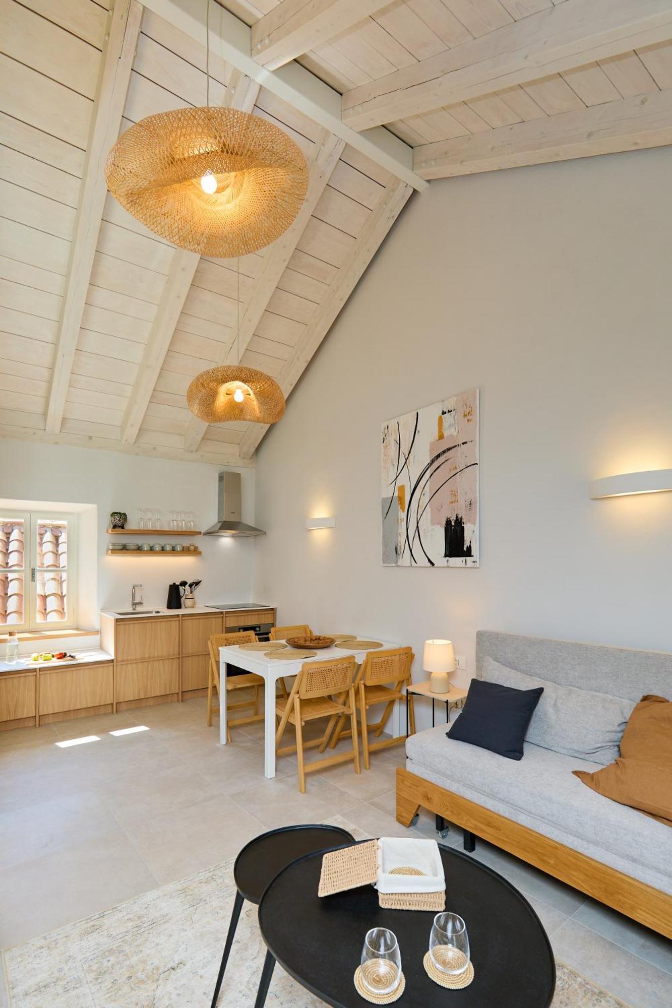 Affittacamere Modern Stone House, Luxury In Old Town