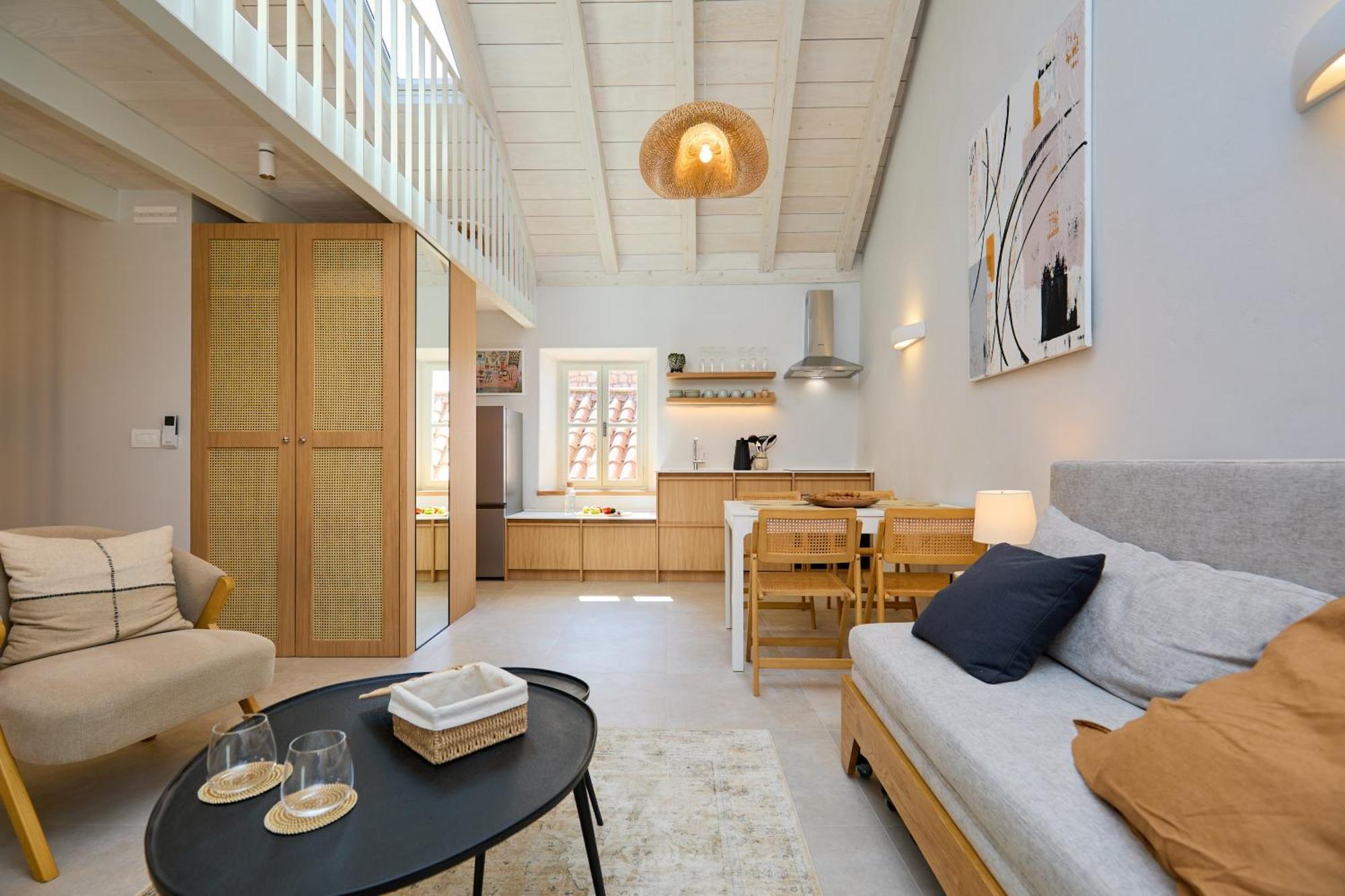 Modern Stone House, Luxury In Old Town Affittacamere 4*